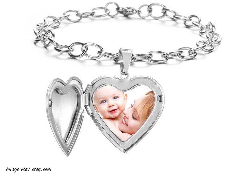 8+ Amazing Personalized Gifts For Daughter 3 silver-bracelet-customized-gifts-for-daughter