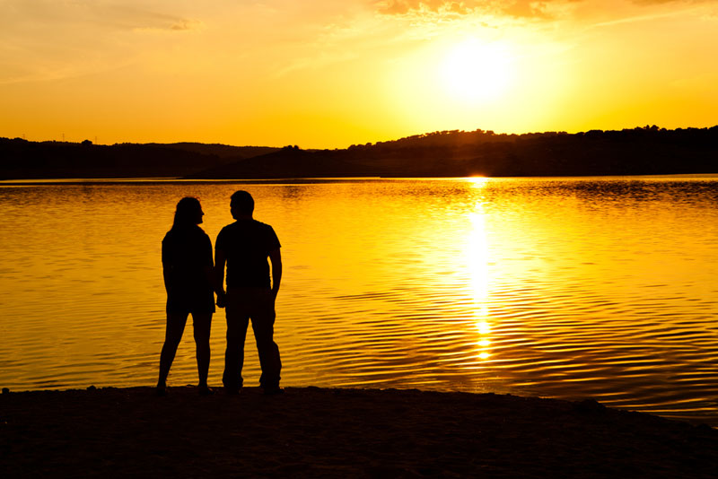 20+ Things To Do For Your Anniversary: Make Your Day Memorable 18 catch sunset