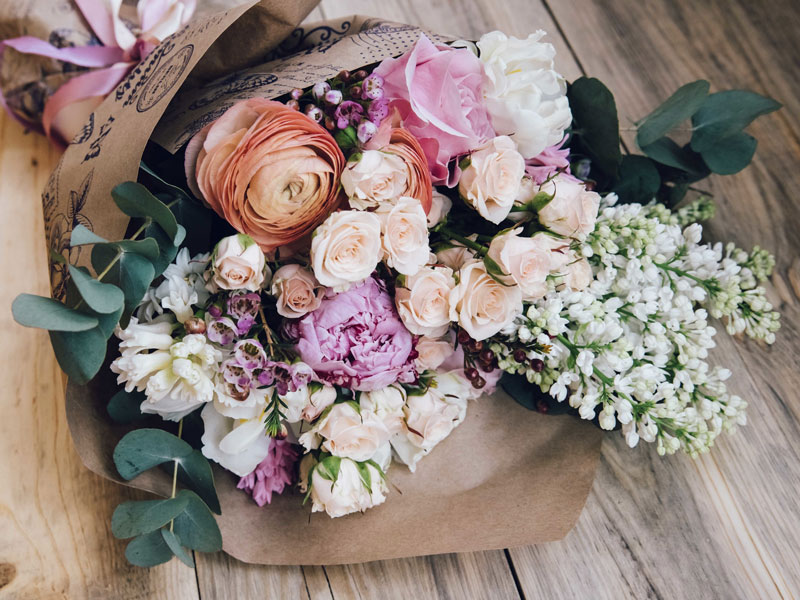 15+ The Most Meaningful Anniversary Gift For Mom And Dad 10 Flower bouquet