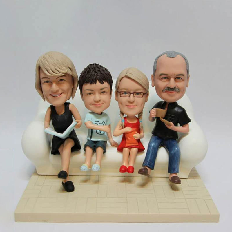 15+ The Most Meaningful Anniversary Gift For Mom And Dad 17 Family bobblehead