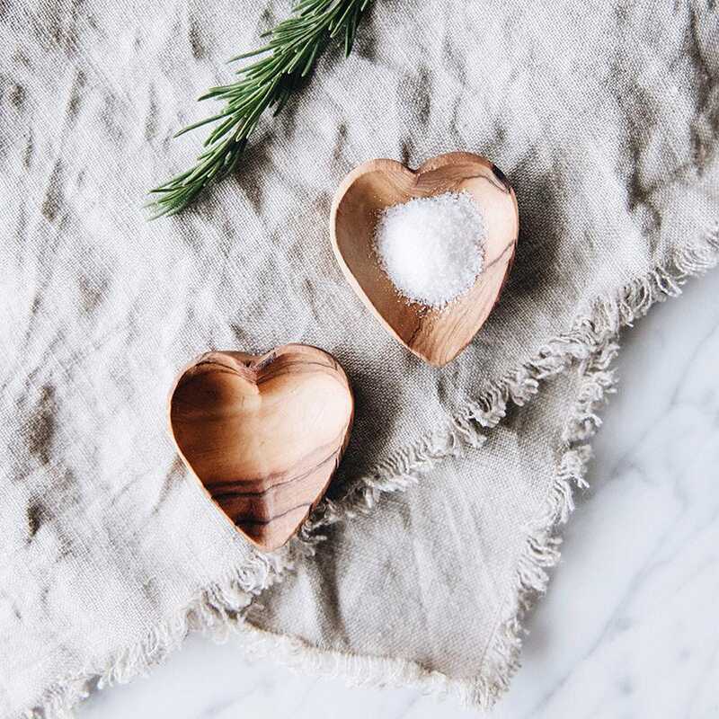 20 Best 5-Year Wedding Anniversary Gift Ideas For 2022 9 5 year wedding anniversary present