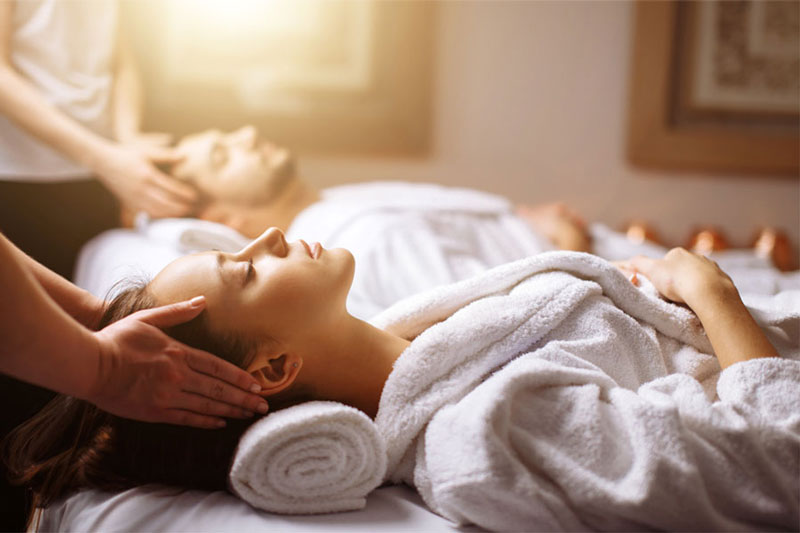 Top 20 Trending And Unique Christmas Gifts For Couples 2021 22 Experience a Spa Day