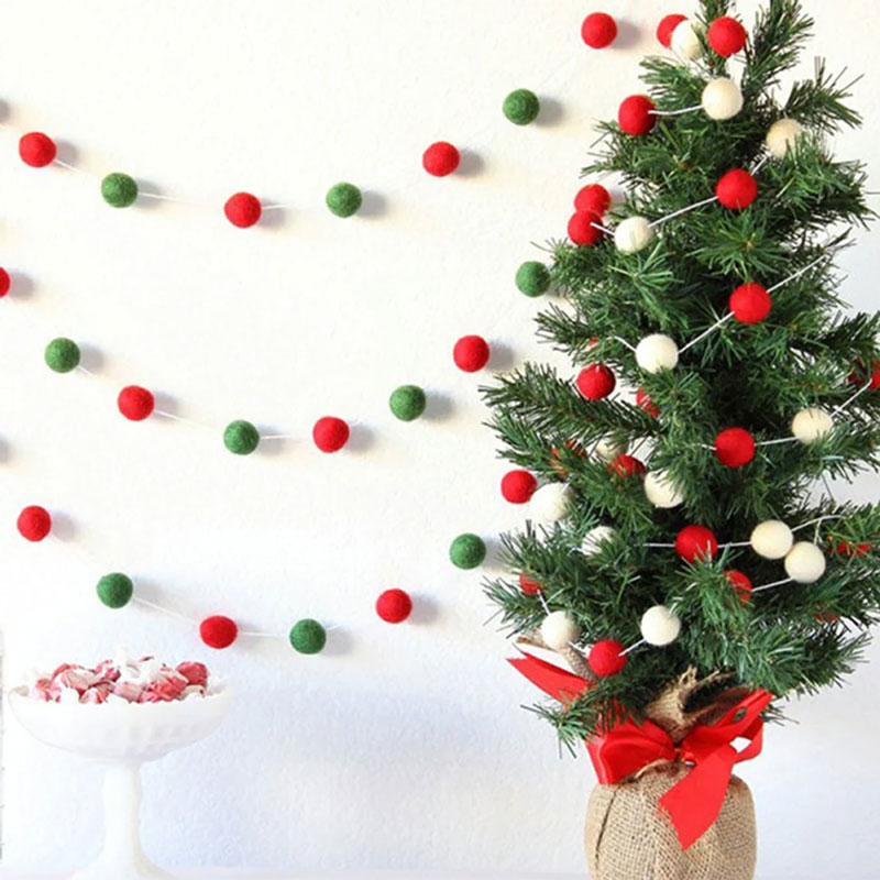 Top 20 Christmas Wall Decor Ideas To Make Your Home Festive 14 Christmas decorations