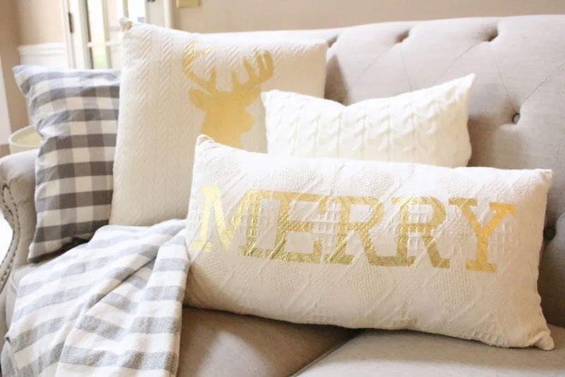26 Fabulous Farmhouse Christmas Decor Ideas For Joyful Home 23 Farmhouse Christmas decor