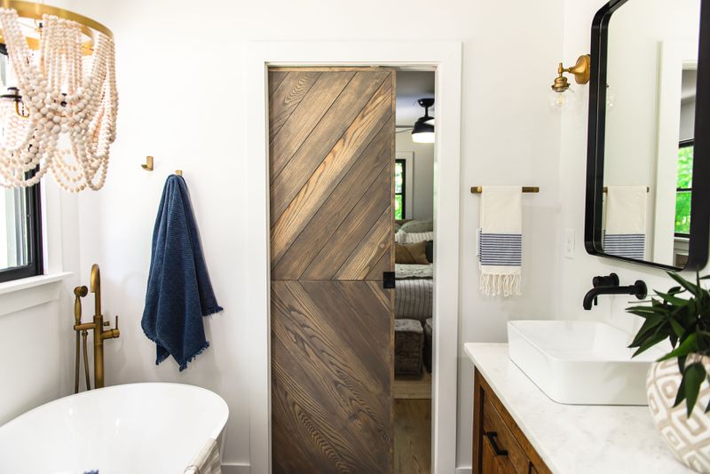 20+ Modern Farmhouse Bathroom Design Inspirations For 2021 7 modern farmhouse bathroom