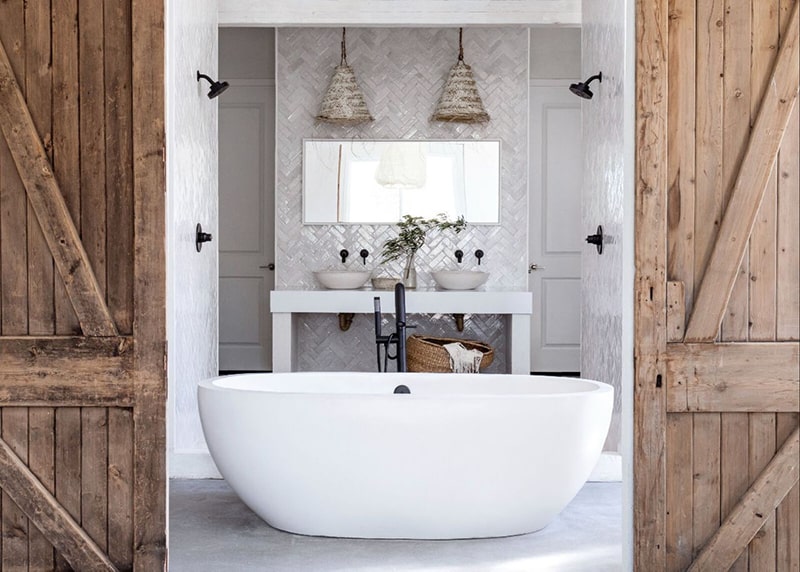 20+ Modern Farmhouse Bathroom Design Inspirations For 2021 6 modern farmhouse bathroom