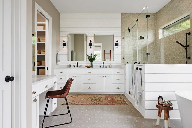 20+ Modern Farmhouse Bathroom Design Inspirations For 2021 17 modern farmhouse bathroom