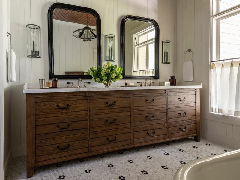 20+ Modern Farmhouse Bathroom Design Inspirations For 2021 18 modern farmhouse bathroom