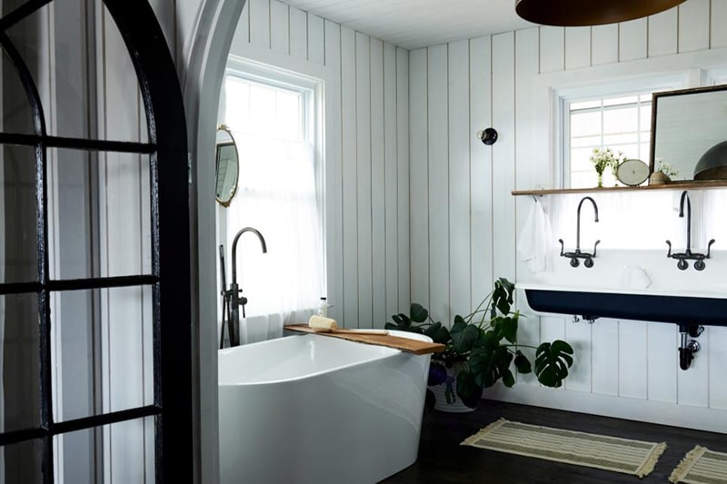 20+ Modern Farmhouse Bathroom Design Inspirations For 2021 20 modern farmhouse bathroom