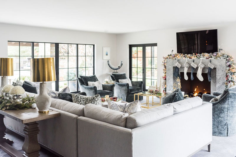 21 Festive And Trendy Christmas Living Room Decor Ideas 10 Christmas Living Room Decor