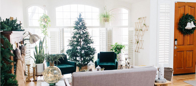21 Festive And Trendy Christmas Living Room Decor Ideas 12 Boho Christmas living room decor