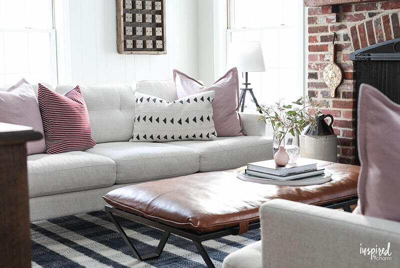 33 Fresh Spring Living Room Decor Ideas & Color Palettes For Farmhouse 27 Spring living room decor