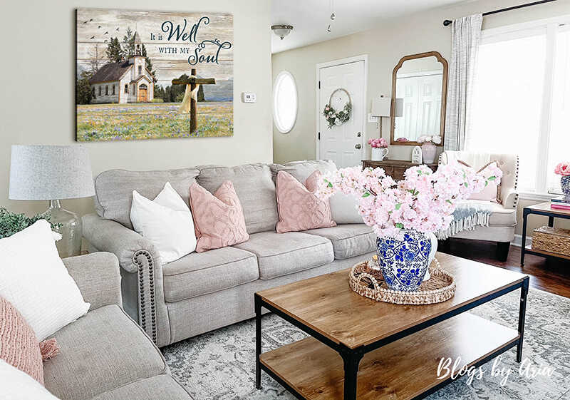 48+ Beautiful & Rustic Spring Decor Ideas For Your Farmhouse 35 rustic spring decor ideas
