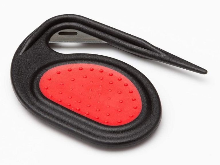 How To Demat A Dog At Home Safely With 6 Expert Tips & Tools